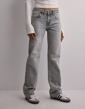 Nelly - Low waist jeans - Lysegrå - Low Waist Straight Leg Jeans - Jeans