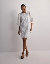 Neo Noir - Studentklänningar - White - Limba Brocade Dress - Klänningar