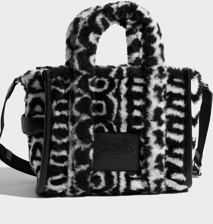 Marc Jacobs - Handväskor - Black/Ivory - Monogram Teddy Tote Bag - Väskor - Handbags