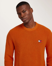 Tommy Jeans Tjm Reg Tonal Xs Badge Sweater Strikkegensere Bonfire Orange