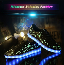 Mode Unisex: Frauen Männer Lace wiederaufladbare 7 Farben LED helle Beleuchtung Freizeitschuhe Sportswear Sneaker mit fluoreszierenden Stars ändern