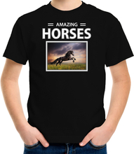 Zwarte paarden t-shirt met dieren foto amazing horses zwart voor kinderen