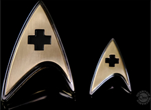 Quantum Mechanix Star Trek: Discovery - Enterprise Medical Badge and Pin Set