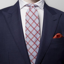Eton Ljusblå & rödrutig slips i siden & bomull