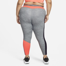 Nike Plus Size - One Women's 7/8 Heathered Colour-Block Leggings - Grey