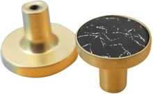 Møbelknop 32 mm i Guld med Sort/Hvid Marmor Mønster