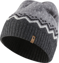 FjÄllrÄven - Övik knit hat - dark garnet