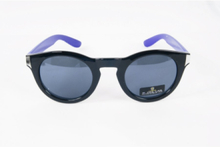 Hippe paarse zwarte retro zonnebril met ronde zwarte glazen
