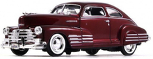 Speelgoedauto Chevrolet Fleetline Aerosedan 1948 rood 1:24/21 x 8 x 6 cm