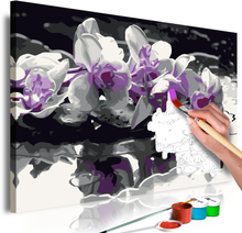 DIY lærred maleri - Purple Orchid (Black Background & Reflection In The Water) 60 x 40 cm