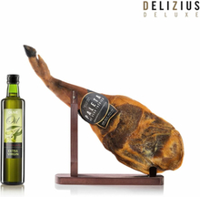 Set som består av iberisk spannmålsmatad fläskaxel, olivolja och kötthållare Delizius Deluxe - 5-5,5 Kg
