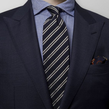 Eton Marinblå- svart- & vitrandig jacquardvävd slips