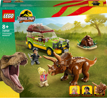 LEGO Jurassic Park Triceratops Research with Car Toy (76959)