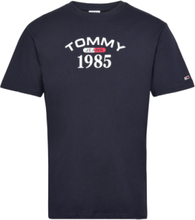 Tjm Clsc 1985 Rwb Curved Tee Tops T-Kortærmet Skjorte Navy Tommy Jeans