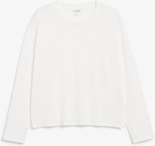 Soft long-sleeve top - White