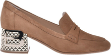 Heeled loafers in tan suede
