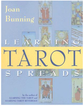 Learning Tarot Spreads (häftad, eng)