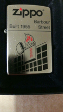 Zippo Special Edition -sytytin (Barbour St Building)