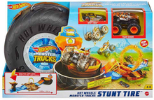 Hot Wheels Stunt Tire Play Set Monster Trucks Monivärinen