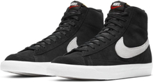 Nike Blazer Mid' 77 Suede Shoe - Black