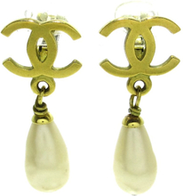 Pre-owned Chanel CC Faux Pearl Clip On Drop Earrings Gold