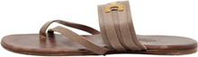 Pre-eide ringetå flate sandaler
