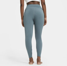 Nike Plus Size - Yoga Women's 7/8 Leggings - Green