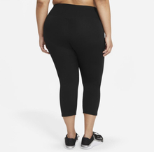 Nike Plus Size - One Women's Mid-Rise Cropped Graphic Leggings - Black