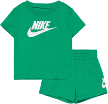 Nkn Club Tee And Short Set / Nkn Club Tee And Short Set Sport Sets With Short-sleeved T-shirt Green Nike