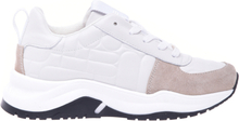 Low-top trainers in milk white calfskin