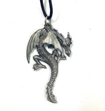 Necklace Climbing dragon
