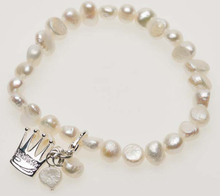 Pearls for Girls. Armband med vita pärlor
