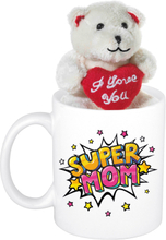 Moederdag cadeau Super mom pop art beker / mok 300 ml met beige knuffelbeertje met love hartje