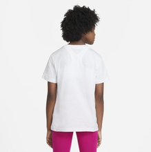 Nike Sportswear Older Kids' (Girls') T-Shirt - White