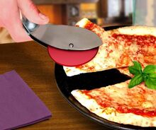 Szczypce z nożem do pizzy Buonna