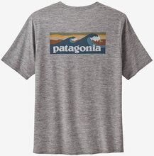 Patagonia M's Cap Cool Daily Graphic Shirt - Waters Boardshort Logo Abalone Blue: Feath