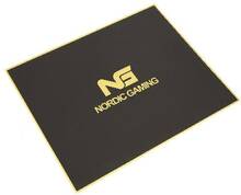 Nordic Gaming Guardian Floor Mat. 120x100cm. Svart/Gold.