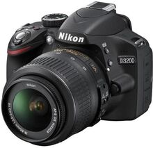 NIKON D3200 - Digitalkamera + 18-55mm VR II objektiv - Svart