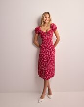 Nelly - Blommig - Flirty Midi Dress