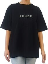 YOUNG POETS Damen nachhaltiges Baumwoll-Shirt Rundhals-Shirt mit großem Marken-Schriftzug 108169 Schwarz