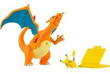 Pokémon Charizard Deluxe Feature Figure Pikachu with Launcher