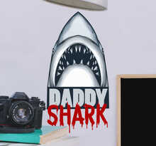 Muurstickers slaapkamer Daddy shark text sticker