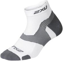 Vectr Lgt Cush 1/4 Crew Socks Lingerie Socks Footies/Ankle Socks Hvit 2XU*Betinget Tilbud
