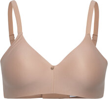 C Comfort Wirefree Support T-Shirt Bra Lingerie Bras & Tops Soft Bras Non Wired Bras Creme CHANTELLE*Betinget Tilbud