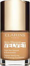 Skin Illusion Velvet Foundation Sminke Clarins*Betinget Tilbud