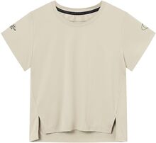 Oncourt Crop Wpc T-Shirt T-shirts & Tops Short-sleeved Beige Cuera*Betinget Tilbud