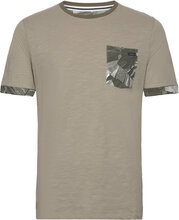 Slub Contrast Pocket Tee S/S T-shirts Short-sleeved Kakigrønn Lindbergh*Betinget Tilbud