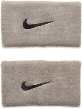 Nike Swoosh Double Wide Wristbands Accessories Sports Equipment Sweat Wristbands Sølv NIKE Equipment*Betinget Tilbud