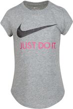 Nkg Swoosh Jdi S/S Tee / Nkg Swoosh Jdi S/S Tee T-shirts Short-sleeved Grå Nike*Betinget Tilbud