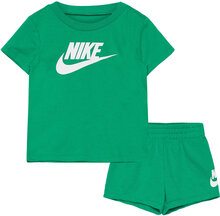 Nkn Club Tee And Short Set / Nkn Club Tee And Short Set Sport Sets With Short-sleeved T-shirt Green Nike
